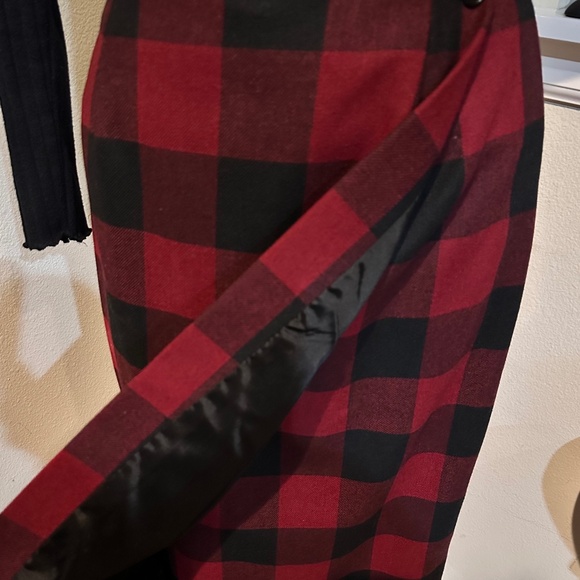 Bufalo Plaid Red & Black Wool Wrap Skirt by Coldwater Creek - size 6 - Picture 6 of 15